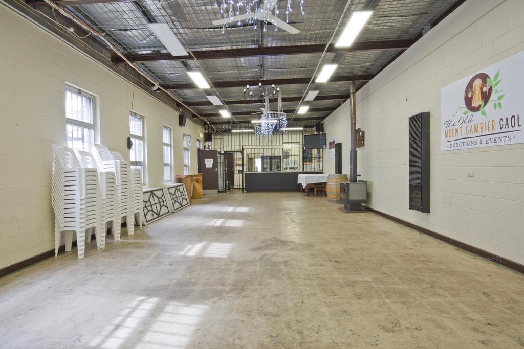 The Old Mount Gambier Gaol Hotel Exterior foto