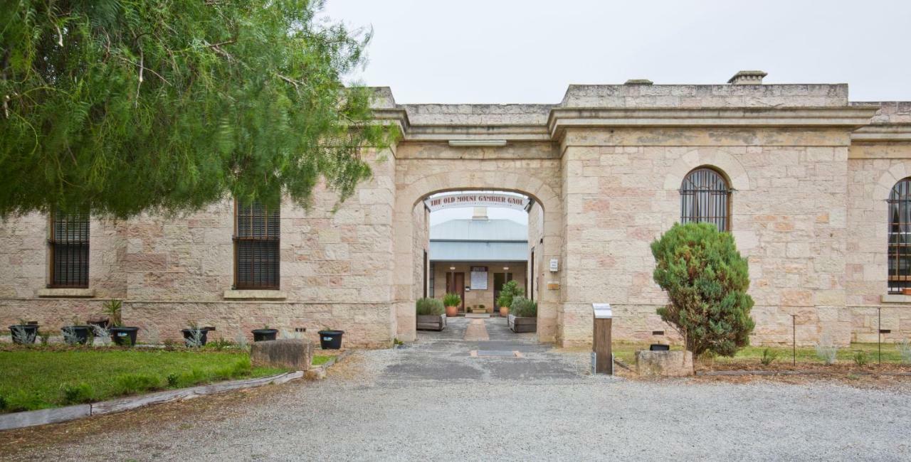 The Old Mount Gambier Gaol Hotel Exterior foto